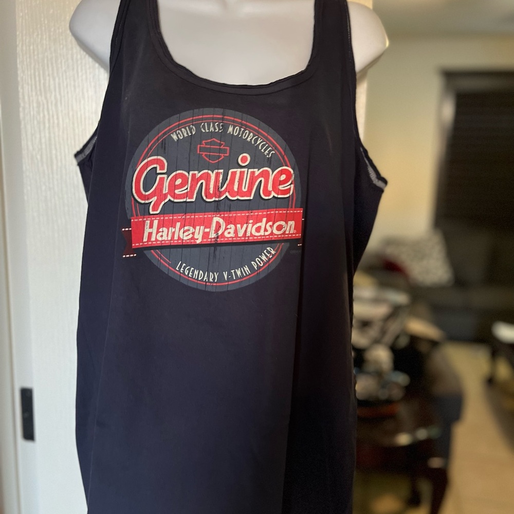 NWT Women’s tee 2XL